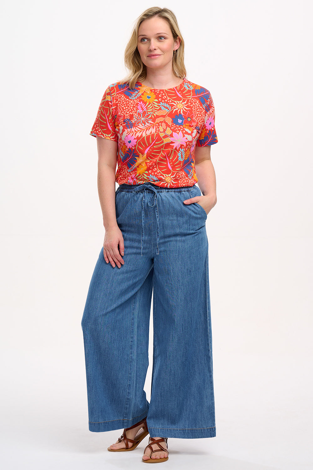 Ronah Crew Neck T-Shirt - Red, Painted Jungle